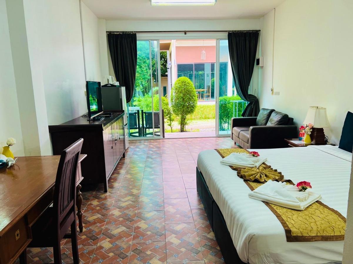Bora Bora Villa Phuket 찰롱 외부 사진