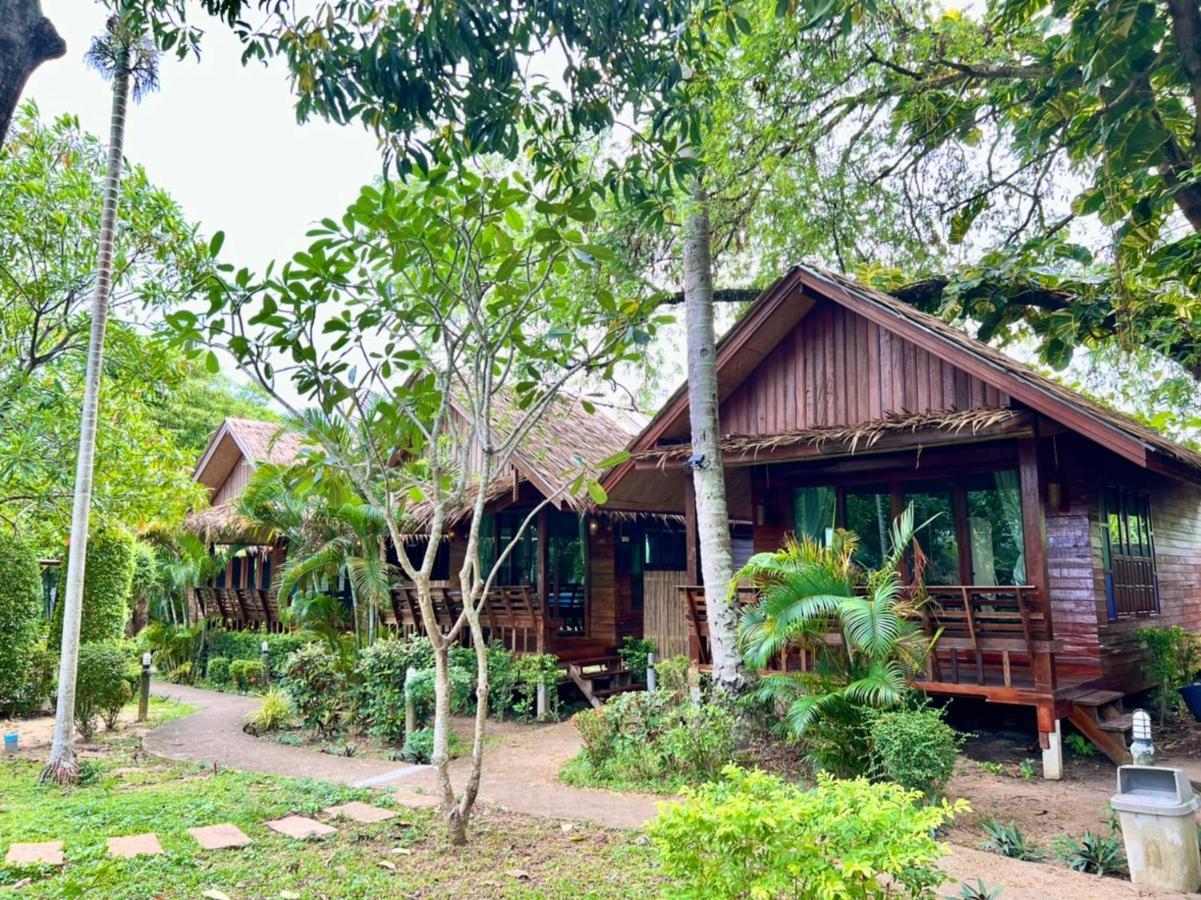 Bora Bora Villa Phuket 찰롱 외부 사진