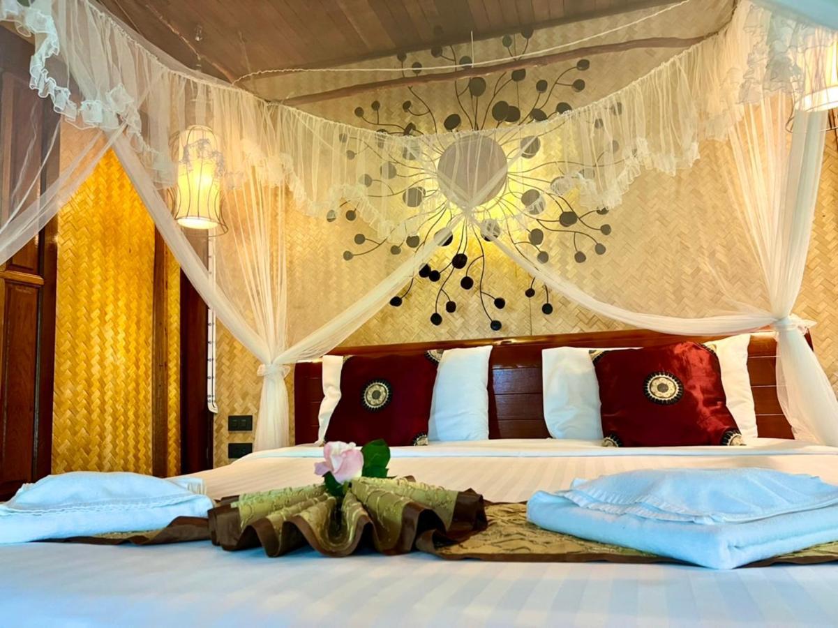 Bora Bora Villa Phuket 찰롱 외부 사진