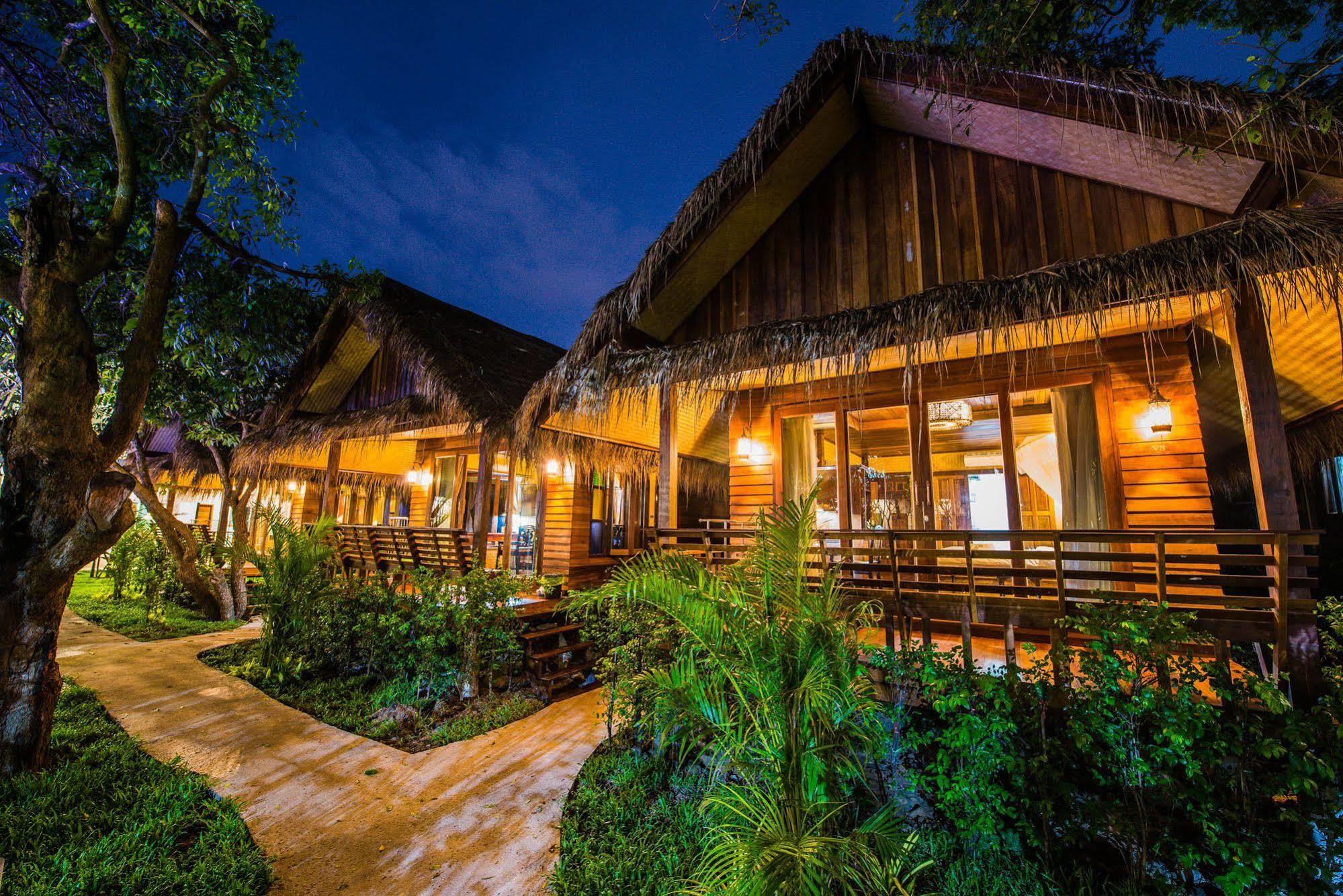 Bora Bora Villa Phuket 찰롱 외부 사진
